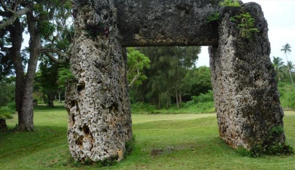 Haʻamonga ʻa Maui Trilithon, Niutoua, Tongatapu, Tonga